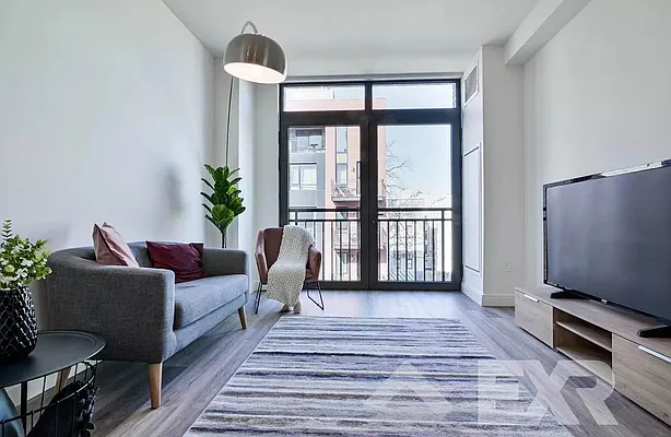 Rented by EXR | media 18