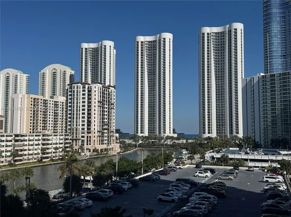 300 Bayview Dr APT 501, Sunny Isles Beach, FL 33160