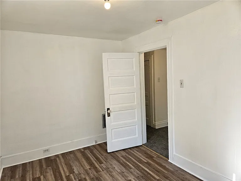 2212 Cronemeyer St — Photo 35