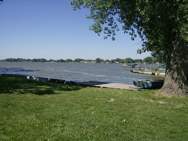 2nd image of 16 NE Cove Dr