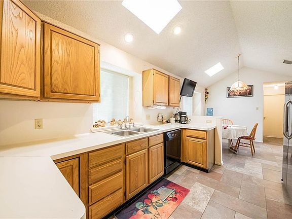 5th image of 1711 Brenwood Dr