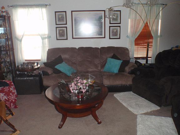 2nd image of 104 Wood Glenn Way