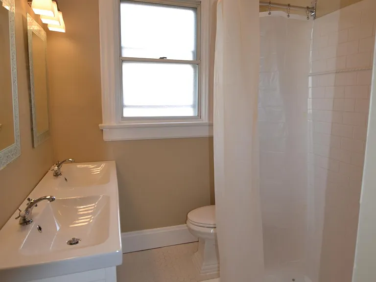 574 Terrace Ave #1 — Photo 12