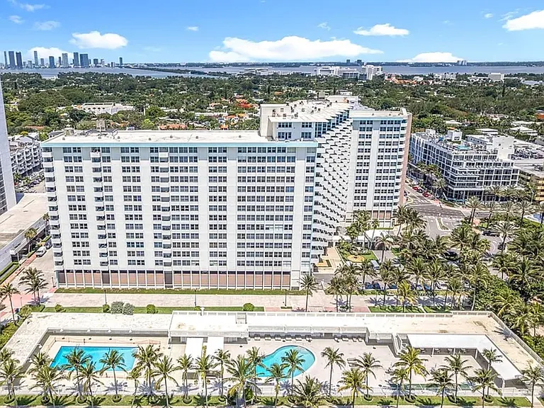 2899 Collins Ave #604 — Photo 11