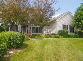 7205 Owl Way, Cary, IL 60013