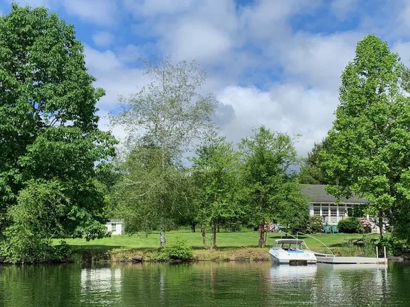 32 Shore Dr, Tunkhannock, PA 18657
