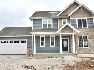 7443 S 49th St, Franklin, WI 53132