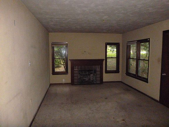3rd image of 6341 Sunnyside Dr