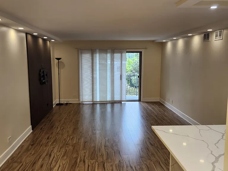 6540 W Irving Park Rd #309 — Photo 2