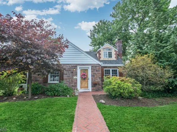 421 Tappan Rd, Northvale Boro, NJ 07647