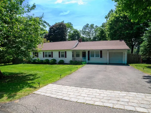 208 Woodhampton Drive, White Plains, NY 10603