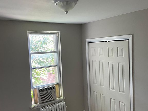 5th image of 620 E Woodlawn St
