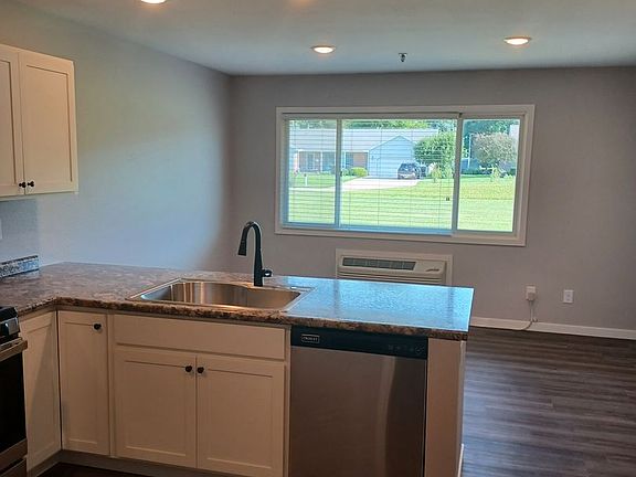 2nd image of 505 W 4th St #2