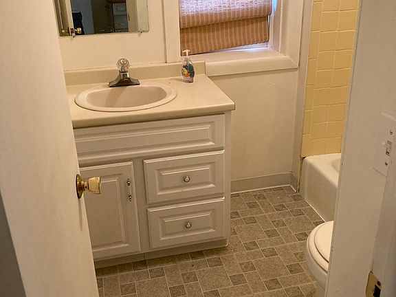 5th image of 14 Hillside Ave #1