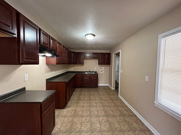 3rd image of 4883 Childs Dr