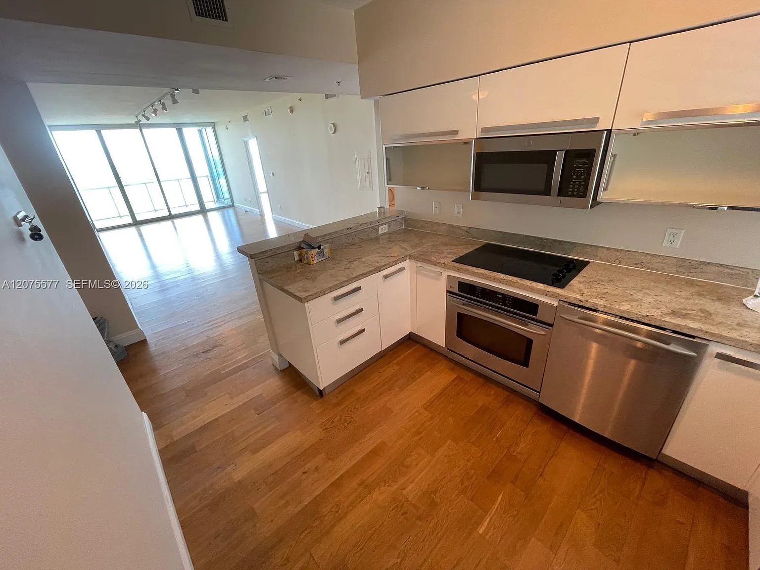 Blue Condo — Photo 3