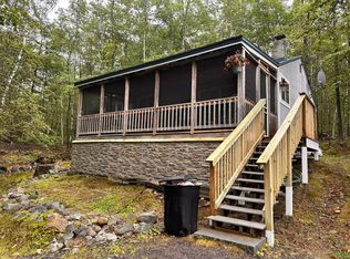 6 Acorn Cir, Raymond, ME 04071