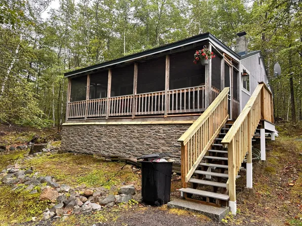 6 Acorn Circle, Frye Island, ME 04071