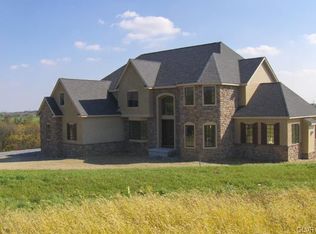 2025 Park Pl N, Slatington, PA 18080