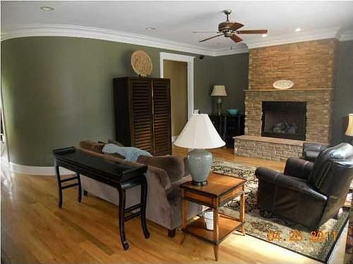 4th image of 3937 Thorn Chase Ln