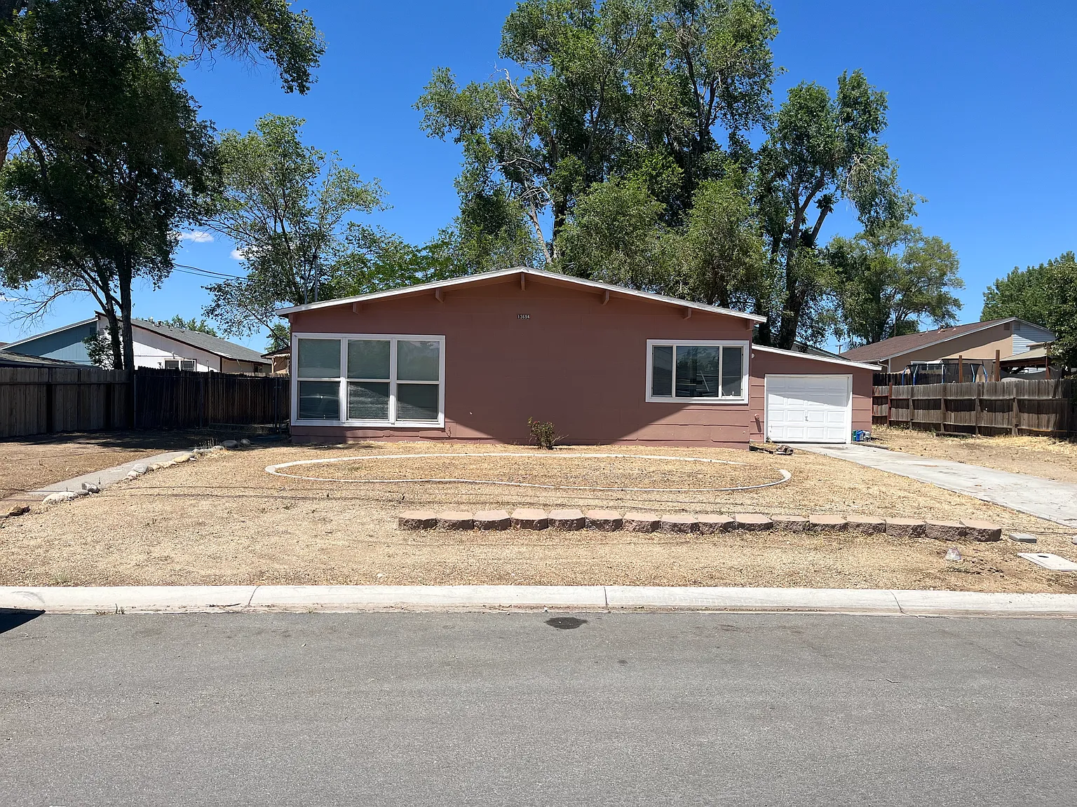 3 bed, 1394 sqft, $2,200 — Photo 1
