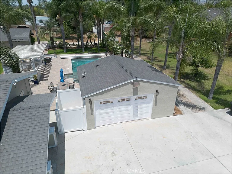 10249 Jurupa Rd — Photo 2