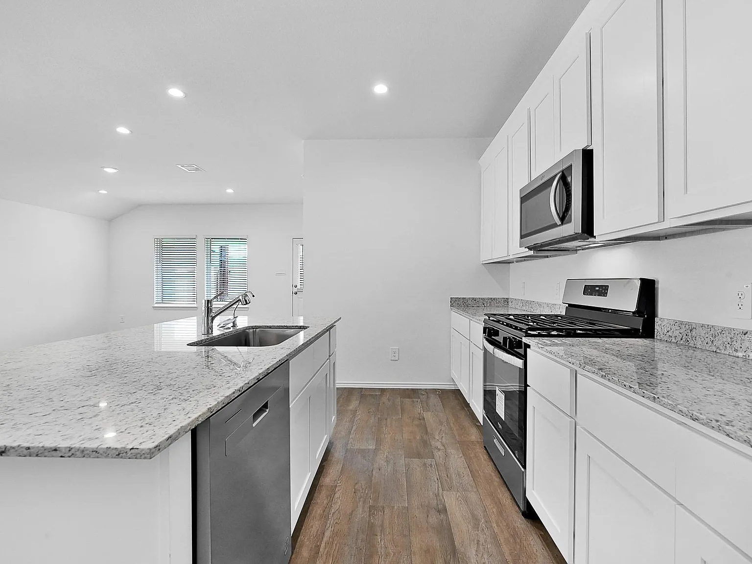 3 bed, 2.0 bath, $2,099 — Photo 3