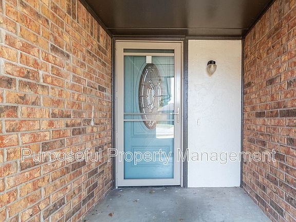 3rd image of 8913 Bentree Country Way