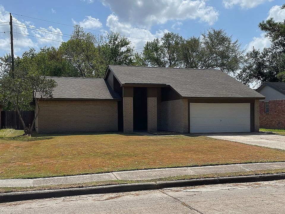 1st image of 17318 Golf Club Dr