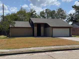 17318 Golf Club Dr, Crosby, TX 77532