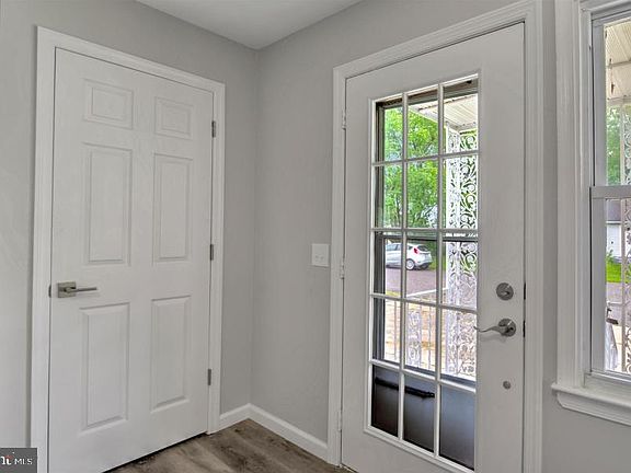 3rd image of 720 Bermuda Dr