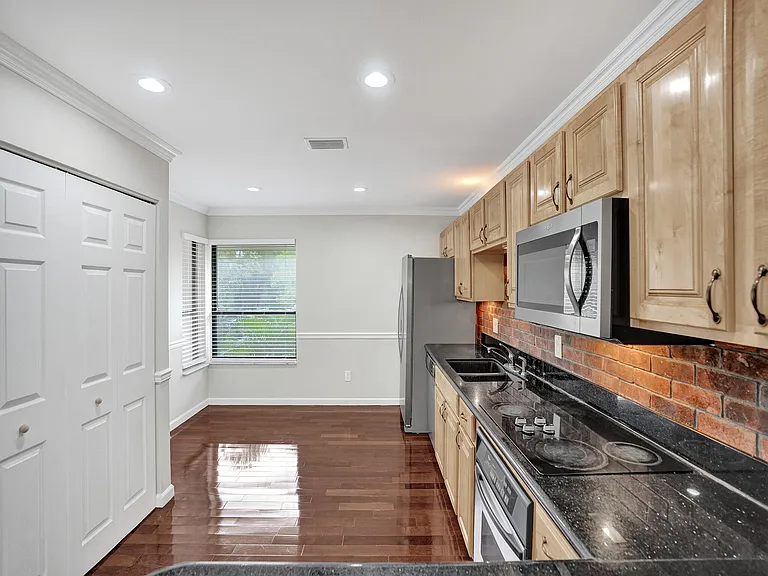 9280 Sabal Ridge Cir #B — Photo 12