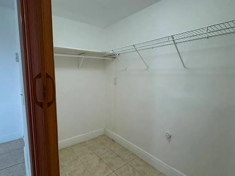 1130 W 37th St — Photo 17