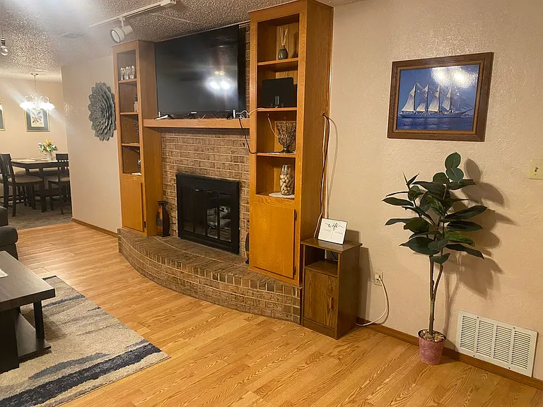 2707 NE Euclid Ave — Photo 2