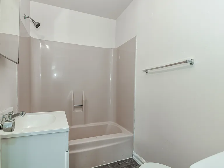 105 Hughey Ct — Photo 4
