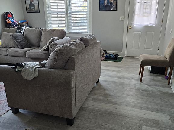 3rd image of 279 Triple J Ct #7