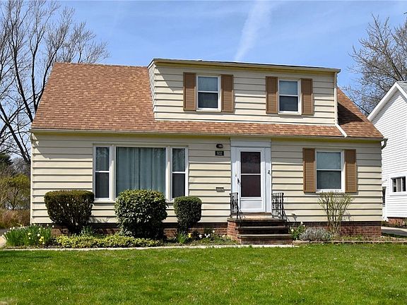 2nd image of 932 Clinton Ave