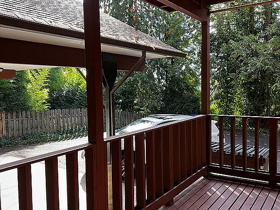 Private Porch Entry