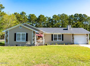249 Sand Ridge Rd, Hubert, NC 28539