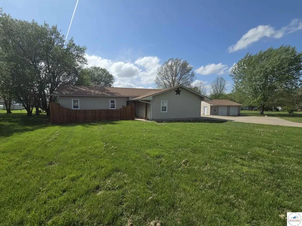129 NW 251st Rd, Clinton, MO 64735