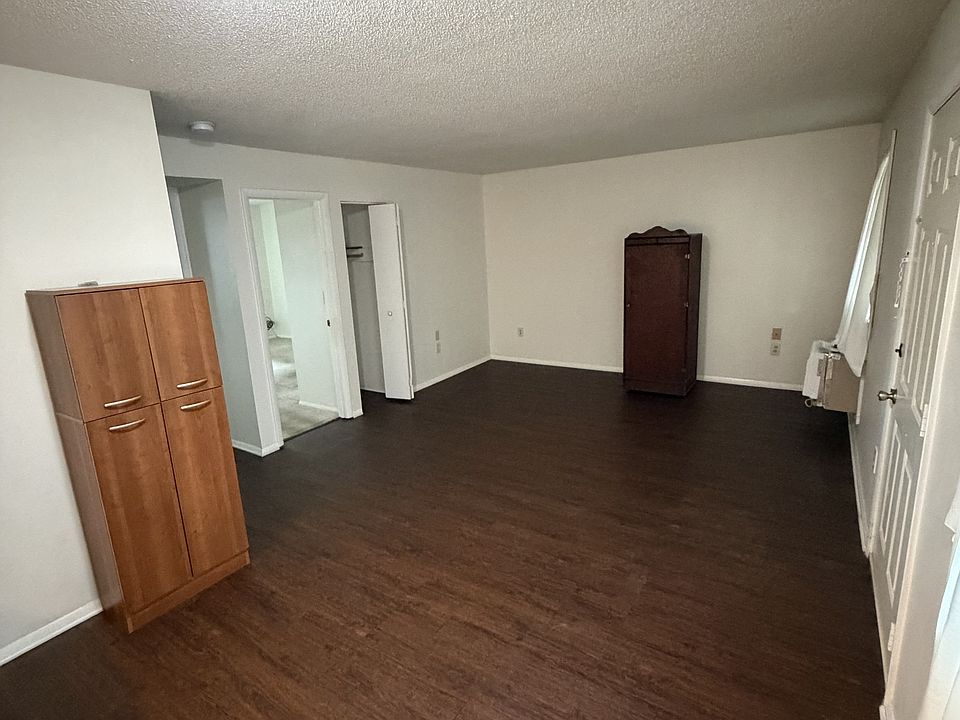 1st image of 102 N George St APT 2