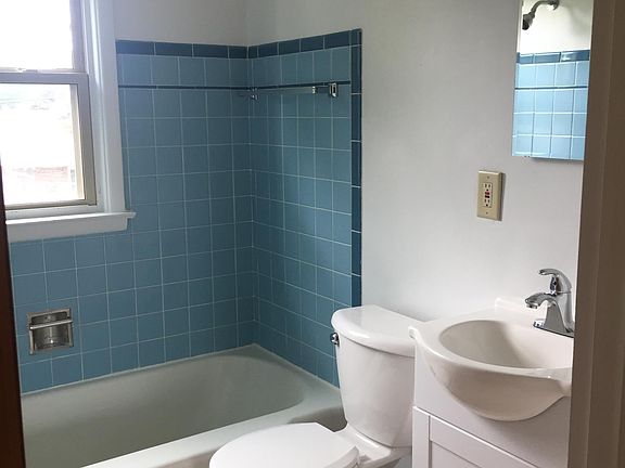 3rd image of 4153 Indianola Ave