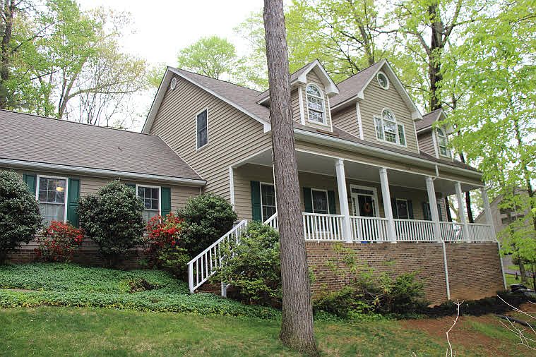 1st image of 1620 Strawberry Ln