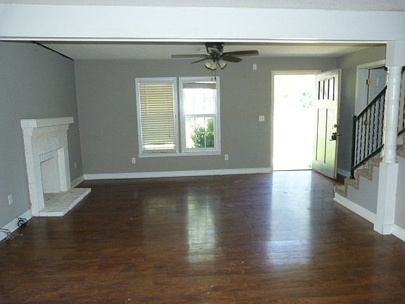 2nd image of 1303 E Lincoln St