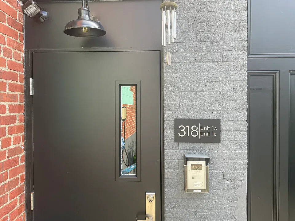 318 Lafayette St #1A
