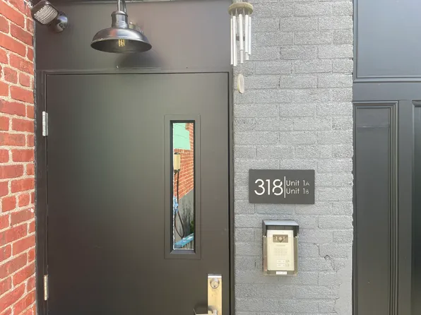 318 Lafayette St #1A, Pawtucket, RI 02860