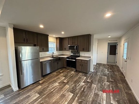 2nd image of 557 SW Cutoff #130