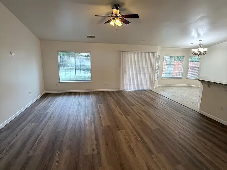 2892 Florence Ave — Photo 3
