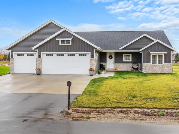 407 Jerelyn Ct, Combined Locks, WI 54113