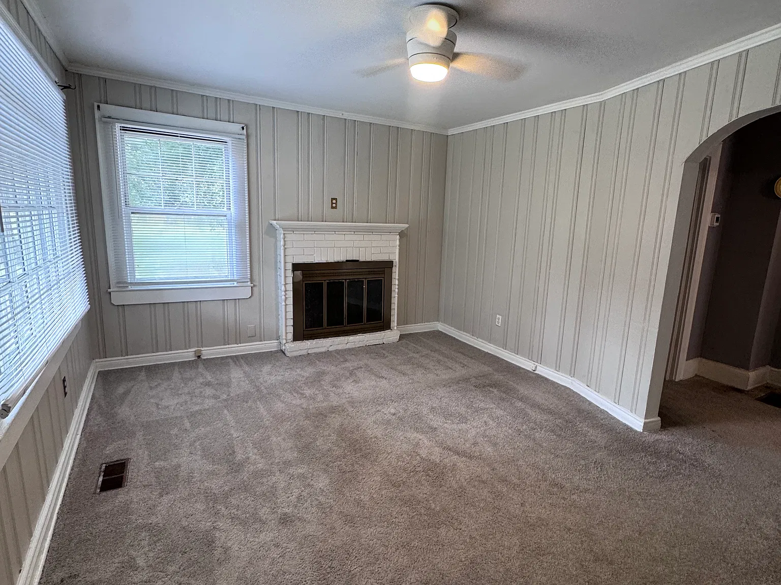 3 bed, 1026 sqft, $1,490 — Photo 2